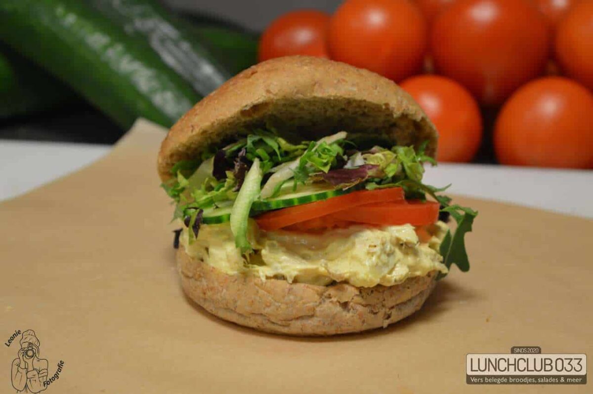 Lunchclub 033 - Belegd Broodje Kipkerrie Salade