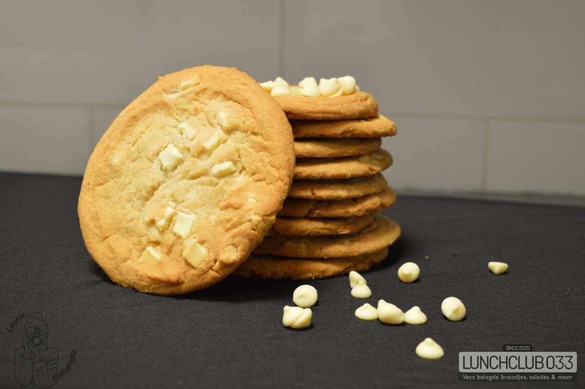 Lunchclub 033 - White Chocolate Chip Cookie